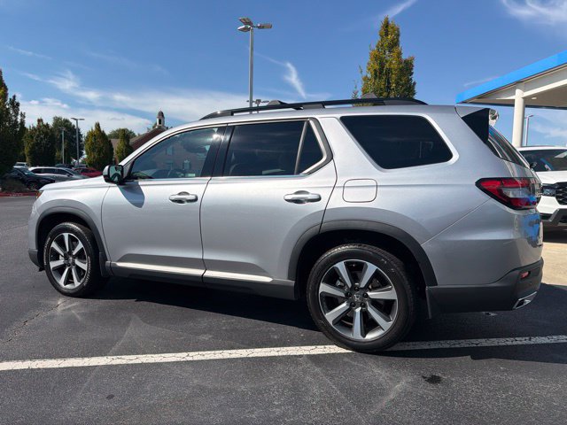 Certified 2023 Honda Pilot Touring image 11