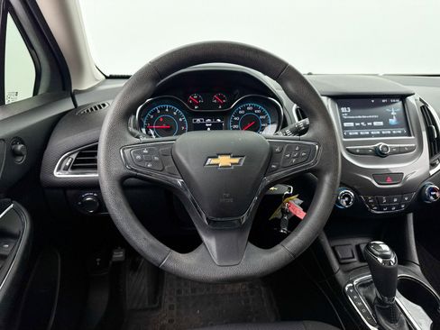 Used 2018 Chevrolet Cruze LT image 27