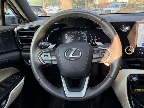 Used 2024 Lexus NX 250 FWD image 33