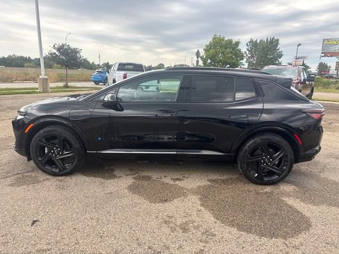Used 2024 Chevrolet Equinox EV RS FWD image 8