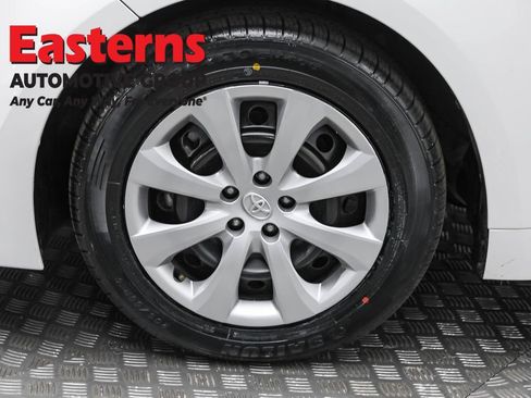 Used 2024 Toyota Corolla LE image 31