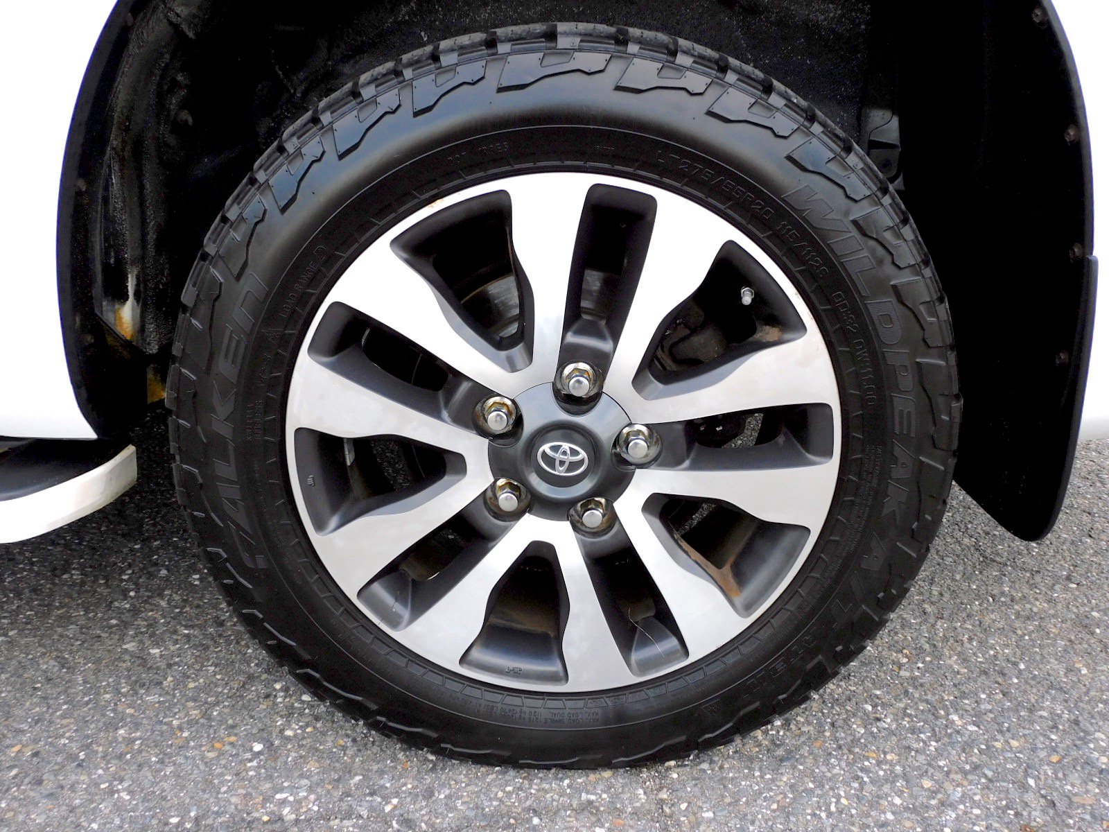 Used 2019 Toyota Sequoia Limited w/ Safety & Convenience Package AWD/4WD image 24