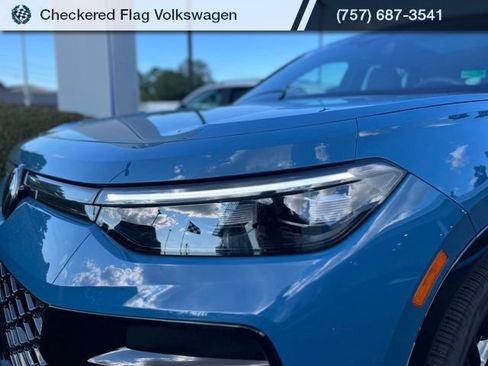 Used 2026 Volkswagen Tiguan SE R-Line AWD/4WD image 11