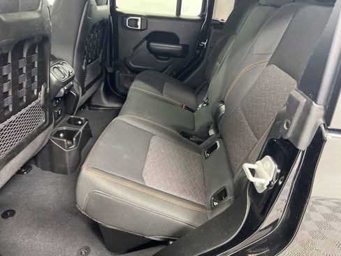 Used 2022 Jeep Gladiator Mojave w/ Cold Weather Group image 10