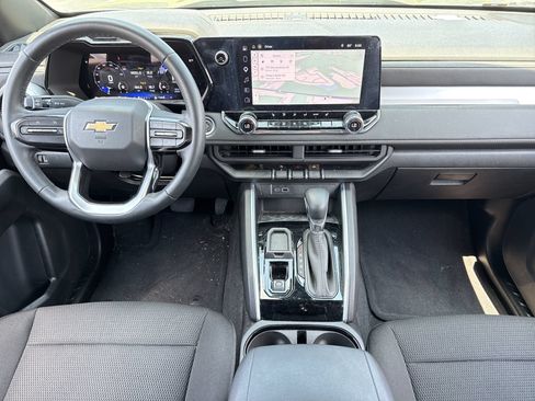 Used 2025 Chevrolet Colorado LT RWD image 2