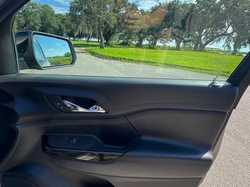 Used 2023 GMC Acadia AT4 image 13