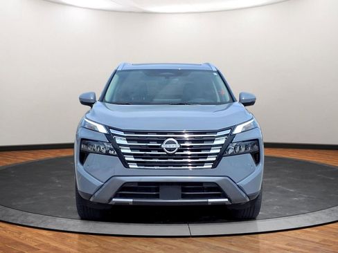 Used 2025 Nissan Rogue SL w/ Tech Package FWD image 24