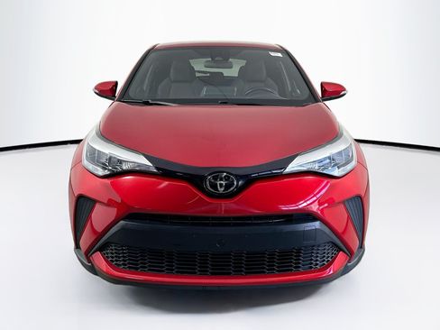 Used 2022 Toyota C-HR XLE FWD image 2