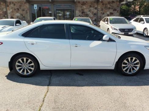 Used 2017 Toyota Camry XLE FWD image 6