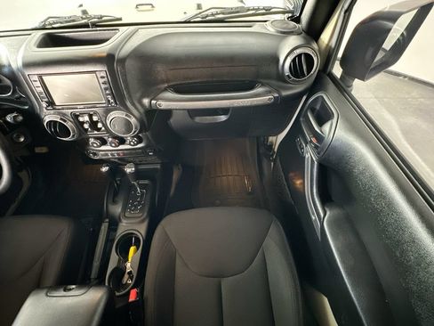 Used 2017 Jeep Wrangler Unlimited Sport w/ Quick Order Package 24S AWD/4WD image 11