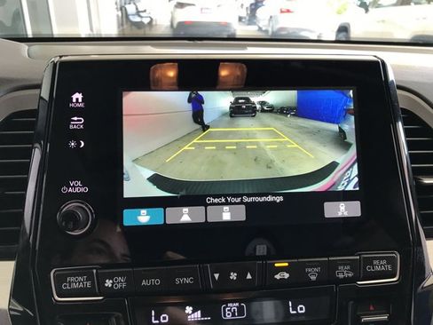 Used 2023 Honda Odyssey EX-L image 16