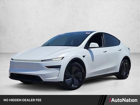 Used 2026 Tesla Model Y AWD image 1