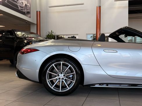 Used 2023 Mercedes-Benz SL 43 AMG w/ Driver Assistance Package image 8
