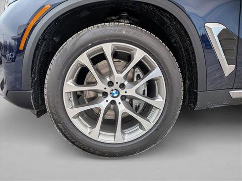 Used 2026 BMW X5 xDrive40i w/ Executive Package AWD/4WD image 9