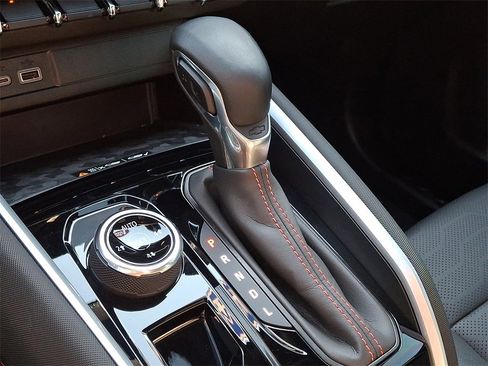 Used 2024 Chevrolet Colorado Z71 w/ Z71 Convenience Package 2 image 17