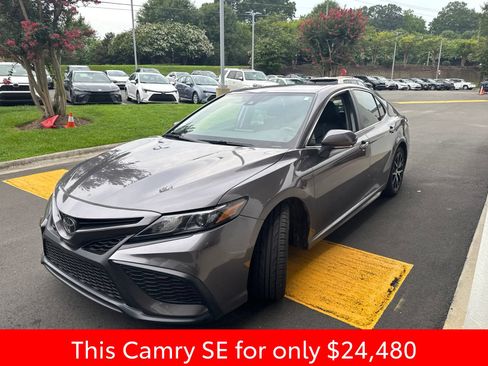 Used 2023 Toyota Camry SE FWD image 5