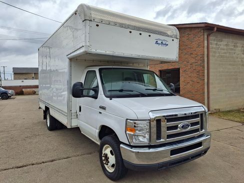Used 2015 Ford E-350 and Econoline 350 Super Duty image 7