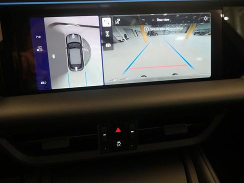 Certified 2026 Porsche Macan 4 Electric AWD/4WD image 43