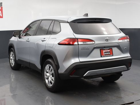 Used 2022 Toyota Corolla Cross L AWD/4WD image 3