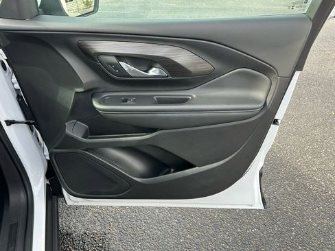 Used 2024 GMC Terrain SLE w/ Driver Convenience Package image 20