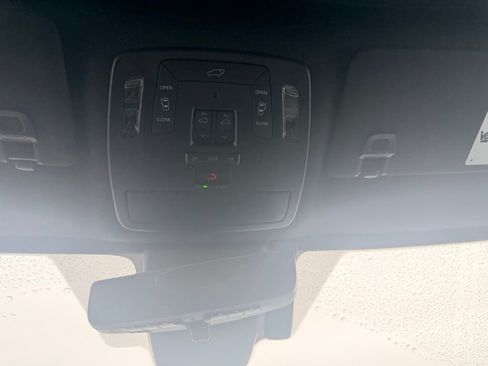 Used 2025 Toyota Sienna Platinum image 5