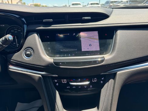 Used 2022 Cadillac XT5 Premium Luxury w/ Technology Package FWD image 12