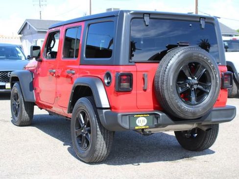 Used 2022 Jeep Wrangler Unlimited Sport AWD/4WD image 3