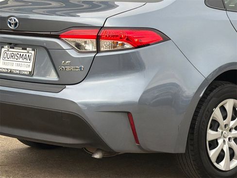 Used 2023 Toyota Corolla LE image 6