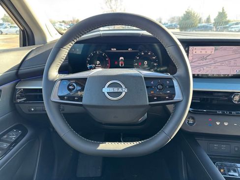 Used 2025 Nissan Murano SL image 14