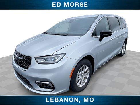 Used 2024 Chrysler Pacifica Touring-L FWD image 1
