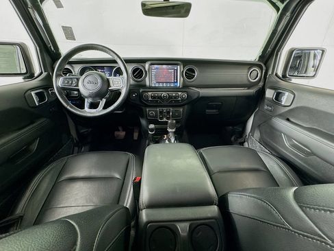 Used 2023 Jeep Wrangler Unlimited Sahara w/ Dual Top Group AWD/4WD image 29
