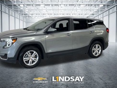 Used 2024 GMC Terrain SLE image 6
