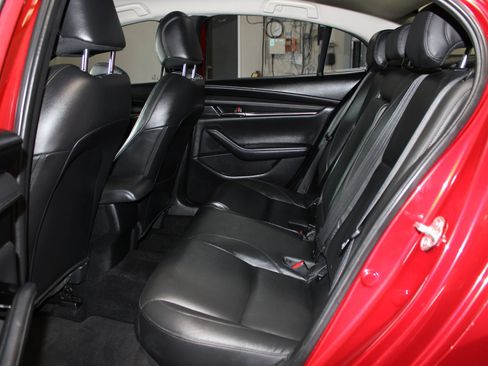 Used 2019 MAZDA MAZDA3 Sedan w/ Preferred Package FWD image 28