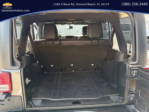 Used 2018 Jeep Wrangler Unlimited Sahara w/ Connectivity Group image 15