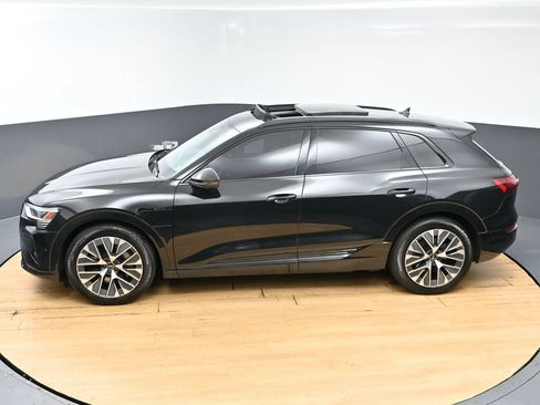 Used 2024 Audi Q8 e-tron Premium Plus w/ Premium Plus Package AWD/4WD image 48