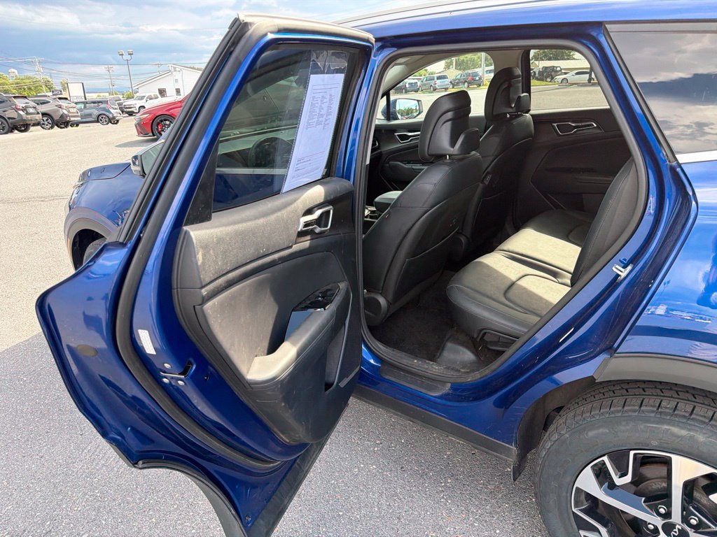 Used 2023 Kia Sportage EX AWD/4WD image 15