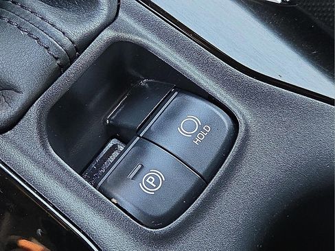 Used 2020 Toyota Corolla SE image 21