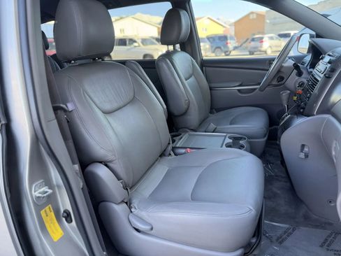 Used 2009 Toyota Sienna CE image 20