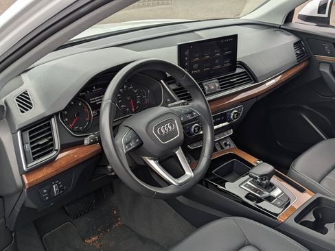 Used 2023 Audi Q5 2.0T Premium w/ Convenience Package AWD/4WD image 12