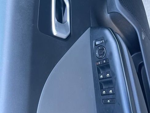Used 2025 Kia K4 LXS image 7