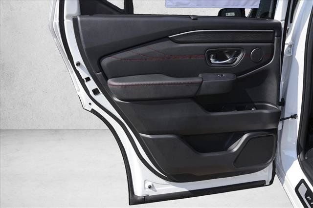 New 2026 Honda Pilot Black Edition image 23