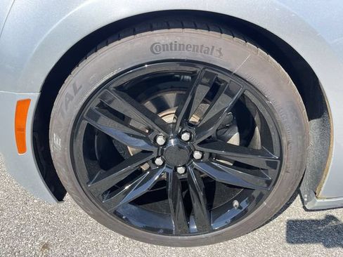 Used 2019 Chevrolet Camaro LT RWD image 10