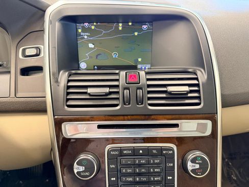 Used 2013 Volvo XC60 3.2 image 32