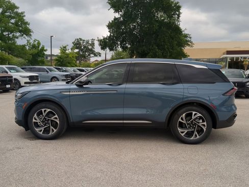 New 2026 Lincoln Nautilus Premier w/ Equipment Group 102A AWD/4WD image 6