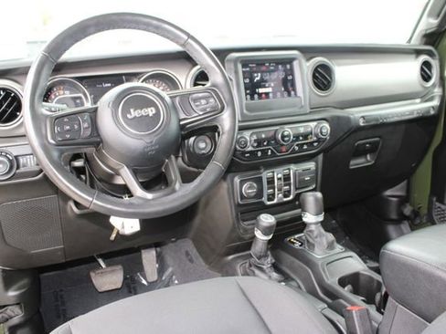 Used 2022 Jeep Wrangler Unlimited Sport AWD/4WD image 13