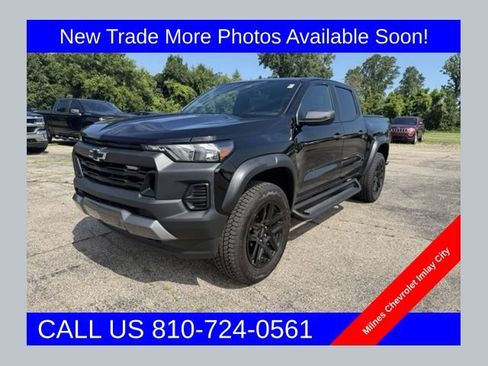 Used 2025 Chevrolet Colorado Trail Boss AWD/4WD image 1