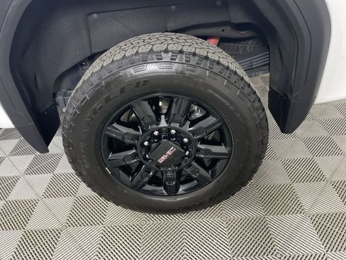 Used 2025 GMC Sierra 2500 AT4 w/ AT4 Premium Plus Package image 34