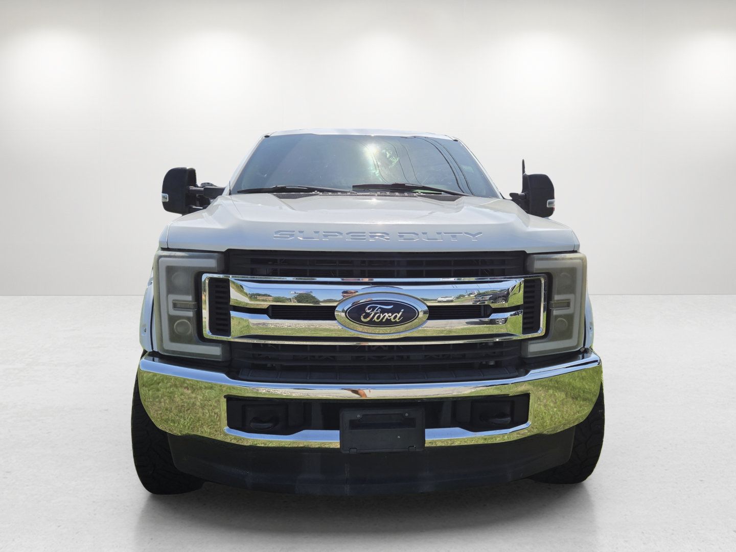 Used 2017 Ford F250 XLT AWD/4WD image 2