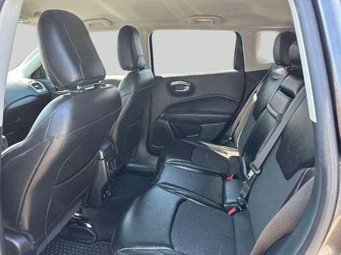 Used 2018 Jeep Compass Latitude w/ Popular Equipment Group AWD/4WD image 11