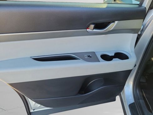 Certified 2023 Hyundai Palisade SE image 24